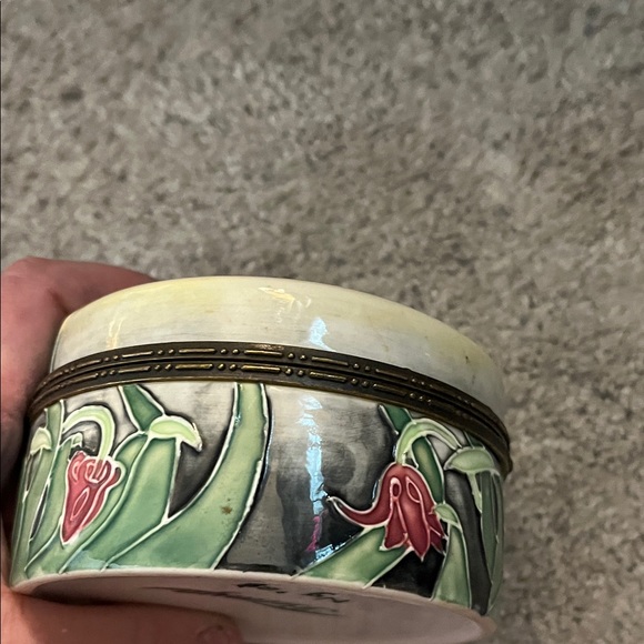 Floral Ceramic Trinket Box - Picture 4 of 7
